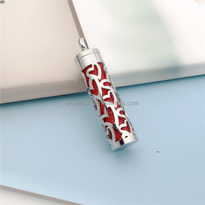 Diffuseur d'huiles essentielles en acier inoxydable, pendentif |   Capsule d'aromathérapie rechargeable avec design découpé au laser en plusieurs couleurs - Product Image 4