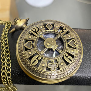 Reloj de Bolsillo con Cadena y Colgante Antiguo de Cuarzo con Caja de Metal Bronce con Diseño de Póker y Esfera con Diseño de Muerte - Product Image 6
