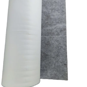 18-40gsm Farbige Einweg-Bettlaken Thermisch Verbundene Atmungsaktive Hautfreundliche Vliesstoff-Rolle Einfaches Muster Krankenhaus-Stil - Product Image 1