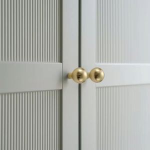 Tirador de aluminio moderno con diseño moleteado para gabinetes, cajones, cocinas, tocadores, salas de estar y dormitorios, sostenible y ecológico - Product Image 5