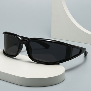 Y2K femmes à la mode blanc lunettes <span class=keywords><strong>de</strong></span> <span class=keywords><strong>soleil</strong></span> polarisées lunettes <span class=keywords><strong>de</strong></span> sport <span class=keywords><strong>de</strong></span> plein air Punk incurvé Anti-UV lunettes <span class=keywords><strong>de</strong></span> cyclisme <span class=keywords><strong>Ski</strong></span> transfrontalier PC Tac - Product Image 1