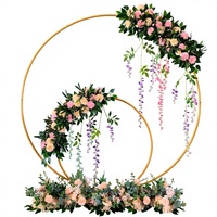 Arche de mariage en métal doré à double cerceau, support floral réaliste en roses de soie, découpe numérique pour décoration événementielle