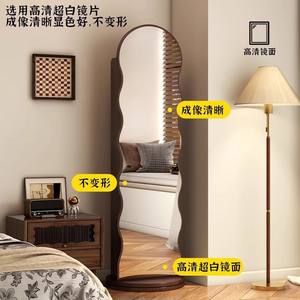 Espejo de pie moderno con marco de madera, forma de onda, giratorio, de cuerpo entero, con estantería de almacenamiento para uso doméstico. - Product Image 4