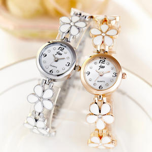 Montre pour femme élégante et mignonne avec boîtier en alliage JW, mouvement à quartz, cadran en verre, bracelet à motif floral, cadeau idéal - Product Image 1