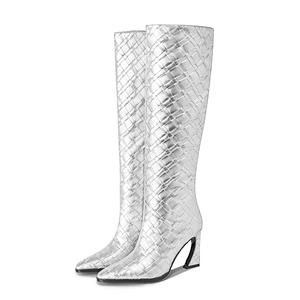 Chic femmes tissé Texture PU genou <span class=keywords><strong>bottes</strong></span> hautes bout pointu sculptural bloc talon grandes tailles dames chaussures d'hiver - Product Image 3