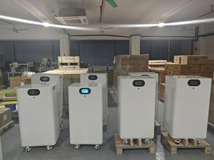 <span class=keywords><strong>48V</strong></span> 51.2V 태양 광 발전 저장 리튬 배터리 팩 300Ah 15KWH <span class=keywords><strong>LI</strong></span>-FE LIFEPO4 8000 사이클 라이프 가전 제품 - Product Image 2