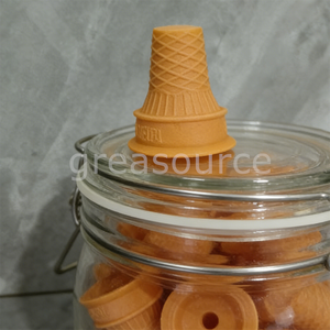 Lot de 7 cônes à gaufres plats 6x7cm en plastique, motif cœur, en mousse écologique, pour glaces factices et DIY - Product Image 4