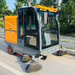 Barredora de 3 Ruedas con Cabina Cerrada Amarilla, Limpiadora a Batería para Campos de Golf - Product Image 5