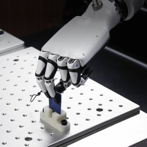 Inspirie RH56BFX - Mano Robótica Humanoide de Cinco Dedos con 6 Grados de Libertad para Control de Fuerza en Investigación de IA e Inteligencia Incorporada - Product Image 1