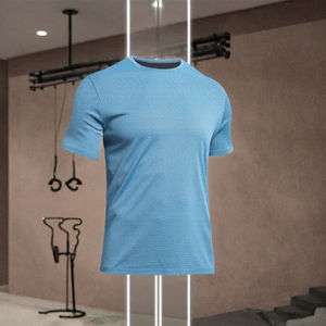 เสื้อยืดออกกำลังกายผู้ชายแขนสั้นสำหรับฤดูร้อน สไตล์ลำลอง เหมาะสำหรับการฝึกซ้อม วิ่ง และเล่นกีฬา ผลิตโดย OEM รับผลิตตามสั่ง ขายส่ง เสื้อผ้ากีฬาแห้งเร็ว - Product Image 3