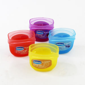 Bálsamo labial con sabor a <span class=keywords><strong>fresa</strong></span> OEM Mascarilla labial personalizada Hidratante Miel Fruta suave Cuidado labial Reducción de arrugas Cosmético - Product Image 2