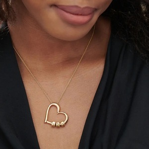 Collar con Colgante de Corazón y Cadena Cruzada de Acero Inoxidable con Nombre de Familia Personalizado, Regalo de Aniversario para Compromiso - Product Image 3