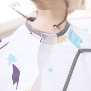 Cape de barbier pour enfants de salon de coiffure personnalisée se faire couper <span class=keywords><strong>les</strong></span> cheveux artefact de cheveux cape rasée pour bébé en tissu - Product Image 3