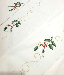 Nappe de Noël en coton blanc brodée de houx et de nœuds rouges, avec ourlet festonné, pour la maison, l'hôtel, le restaurant et les fêtes - Vente en gros - Product Image 4