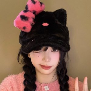 Chapeau en peluche chat noir et rose 54-56 cm, bonnet d'hiver chaud pour femme avec nœud léopard, style amincissant le visage - Product Image 1