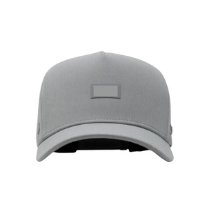 หมวกแก๊ปตาข่ายแบบกำหนดเอง OEM พร้อมโลโก้ 5 แผง ปีกโค้งเล็กน้อย แบบ Snapback ป้ายยางกันน้ำ หมวกกอล์ฟ - Product Image 2