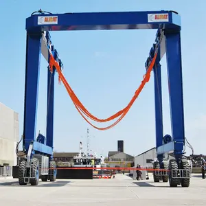 with Factory Price 20 ton 80 ton 200 ton 600 ton 800 ton Yacht Boat Lift travel lifting cranes for Shipyard