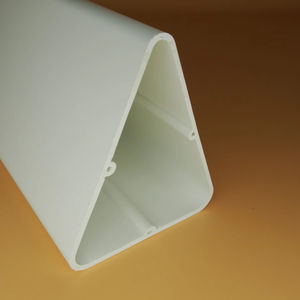 Poteaux/Colonnes Triangulaires en PVC-U - Plastique Écologique et Durable pour Panneaux de Signalisation d'Hôpitaux, Bureaux, Hôtels - Product Image 1