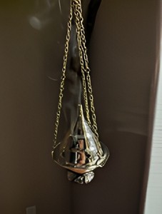 Hanging Brass <b>Incense</b> Burner Floral Carvings Hand-Made Eco-Friendly Indian <b>Incense</b> for Religious Use Chinese Style Aromatherapy - Product Image 3