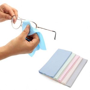 Chiffonnette de nettoyage personnalisée en microfibre pour lunettes de soleil et verres de lunettes Siy735 avec logo personnalisable - Product Image 1