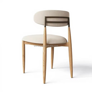 Set da Pranzo di Lusso Moderno e Minimalista in Quercia Massiccia con Tavolo Rotondo e 4 Sedie, <span class=keywords><strong>Arredamento</strong></span> per Sala da Pranzo in <span class=keywords><strong>Legno</strong></span> <span class=keywords><strong>Naturale</strong></span> Nordico - Product Image 6