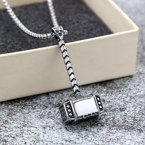 Collier avec pendentif marteau de Thor en acier inoxydable pour homme, charme viking, à porter au quotidien - Product Image 1