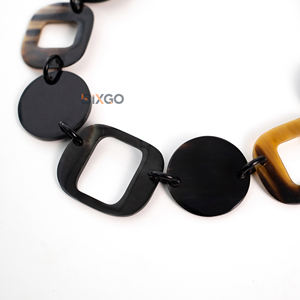 Collar BIXGO Unisex de Moda con Cadena de Eslabones Mixtos Cuadrados y Redondos de Cuerno de Búfalo Natural con Textura de Mármol, Agradable al Tacto - Product Image 4