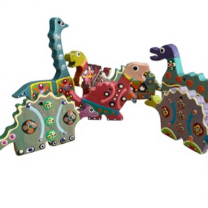 Figuras de Animales Pintadas a Mano en Madera de Fresno, Talladas, Coloridas, Artesanía Sostenible, Decoración Coleccionable para Colgar en la Pared - Product Image 1