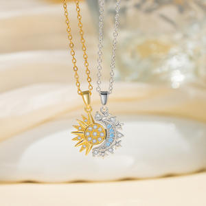 <span class=keywords><strong>Collana</strong></span> <span class=keywords><strong>Sole</strong></span> <span class=keywords><strong>e</strong></span> <span class=keywords><strong>Luna</strong></span> in Acciaio Inossidabile Placcato Oro 18K PVD Impermeabile <span class=keywords><strong>e</strong></span> Antiossidante del Marchio Fanhua Jewelry - Product Image 2