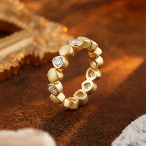 Joias em Prata Esterlina 925 com Revestimento em Ouro, Design Escovado, Anéis Eternity com Moissanite Corte Pêra 3*4MM VVS GRA - Product Image 3