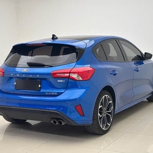 Ford <span class=keywords><strong>Focus</strong></span> 1.5T EcoBoost 180 AT ST Line Sport Hatchback 2020 Usado Premium de Exportador de Autos - Product Image 4