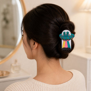 Pinzas para el pelo retro de dibujos animados con diseño de OVNI, estampado de alienígena, de acrílico, tipo tiburón, grandes, con temática espacial, para mujer - Product Image 3