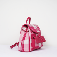 Sac à dos pour femme ODM en crochet rouge à motif géométrique, léger, élégant, portable, avec cadre interne et fermeture éclair