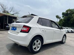 <span class=keywords><strong>Skoda</strong></span> <span class=keywords><strong>Fabia</strong></span>, août 2016, moteur 1,4 litre, transmission <span class=keywords><strong>automatique</strong></span> - Product Image 6