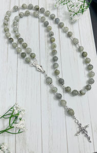 Chapelet personnalisé en perles de labradorite, bijoux catholiques, charme de Notre-Dame de Grâce, centre de table, <span class=keywords><strong>cadeau</strong></span> pour la première <span class=keywords><strong>communion</strong></span> - Product Image 5