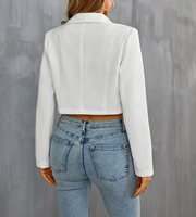 Manteau de costume chic et minimaliste blanc pour femme, à revers châle, coupe courte, ouvert sur le devant, à manches longues et ajusté, idéal pour le bureau