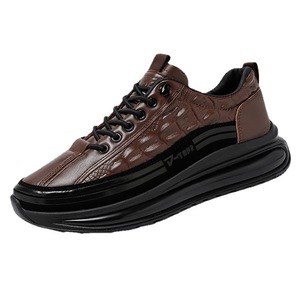 Sapatos de couro PU dos homens por atacado Sapatos masculinos padrão de peixe retro 2023 novos sapatos casuais masculinos de sola grossa - Product Image 2