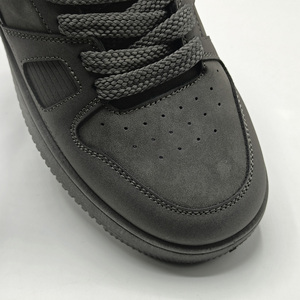 Модные трендовые спортивные кроссовки на шнуровке с дышащим латексным верхом, удобной легкой плоской подошвой и повседневной промежуточной стелькой - Product Image 4