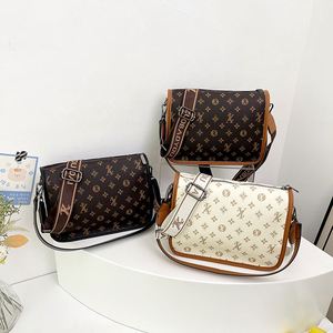 Bolso cruzado vintage de estilo americano con estampado para mujer. Hecho de material PU. Se Puede Usar Como Bolso Pequeño.2842 - Product Image 6