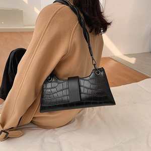 กระเป๋าโท้ทพกพาสะดวกสำหรับผู้หญิง ดีไซน์ทันสมัยลายจระเข้สไตล์เรโทร - Product Image 4