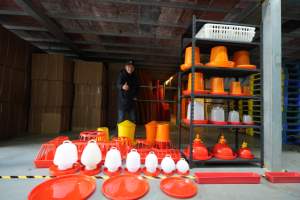 Nouvelle usine OEM ODM, logo personnalisé, mangeoire à volaille en plastique, seau à nourriture pour poulets, haute productivité pour les distributeurs - Product Image 3