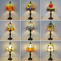 Lampe de bureau de style Rose Design, lampe de table en verre teinté artisanal pour la décoration de la chambre à coucher et du salon