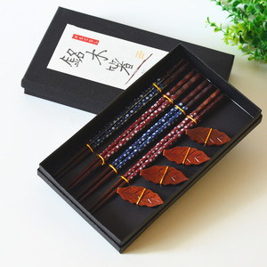 Gife Box Packaging Set de baguettes en bois 4 paires de baguettes Set <span class=keywords><strong>cadeau</strong></span> <span class=keywords><strong>japonais</strong></span> avec porte-baguettes <span class=keywords><strong>Cadeau</strong></span> de mariage - Product Image 4