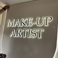 Enseignes d'intérieur personnalisées : Lettres lumineuses 3D en métal rétroéclairées par LED pour boutiques de cosmétiques et collections