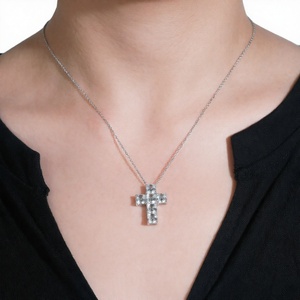 Pendentif croix en diamant de laboratoire, chaîne en argent plaqué or, taille Asscher, bijoux personnalisés, cadeau unisexe pour mariage et fête - Product Image 3