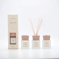 Bouteille de diffusion de roseau d'aromathérapie d'huile essentielle de verre de parfum givré carré naturel pour le ménage Dec