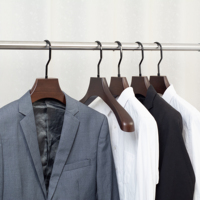 Cintre à costume robuste et large pour la maison, les boutiques et les grands magasins, design personnalisé