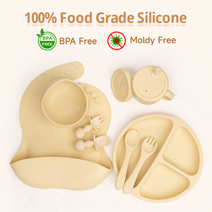 Bộ dụng cụ ăn dặm cho bé bằng silicon không chứa BPA, bao gồm yếm, đĩa và cốc ăn kèm thìa - Product Image 2