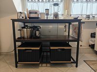 Isla de Cocina Moderna HuaSheng con Amplia Superficie de Trabajo, Mesa de Comedor y Estante de Cocina de 3 Niveles, Construcción Robusta con Paneles Metálicos