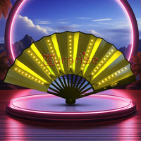 En gros personnalisé 33cm coloré Led Light up Hand Fan grand Rave bambou pliant ventilateur pour boîte de nuit danse accessoire